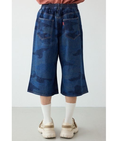 RODEO CROWNS WIDE BOWL（ロデオクラウンズワイドボウル）の「カモフラデニムバミューダパンツ（デニムパンツ・メンズ・ブルー/ブラック・MEDIUM/LARGE）」の7枚目の写真