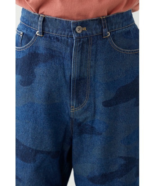 RODEO CROWNS WIDE BOWL（ロデオクラウンズワイドボウル）の「カモフラデニムバミューダパンツ（デニムパンツ・メンズ・ブルー/ブラック・MEDIUM/LARGE）」の8枚目の写真