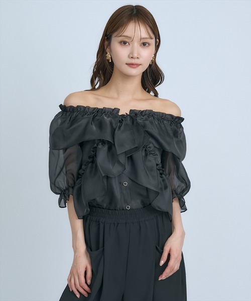 AND COUTURE（アンドクチュール）の「フリルクロスシアーブラウス（シャツ/ブラウス・レディース・ピンク/サックスブルー/ブラック/オフホワイト・FREE）」の3枚目の写真