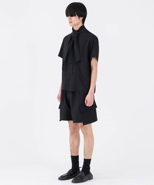 Bshop（ビショップ）の「eunoia | タイ付き Tシャツ MEN（シャツ/ブラウス・メンズ・ブラック・ONE）」の2枚目の写真