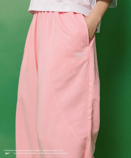 ALAND(エーランド)の「【ALAND別注】Reebok/スウェットバレルパンツ(スウェットパンツ・レディース・ピンク/グレー・LARGE/MEDIUM)」の19枚目の写真