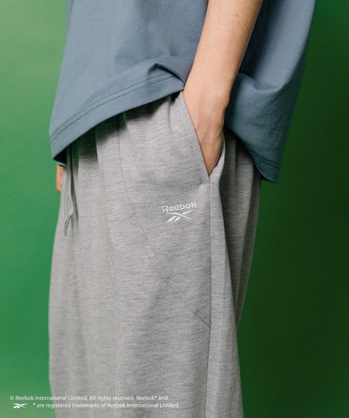 ALAND(エーランド)の「【ALAND別注】Reebok/スウェットバレルパンツ(スウェットパンツ・レディース・ピンク/グレー・LARGE/MEDIUM)」の4枚目の写真