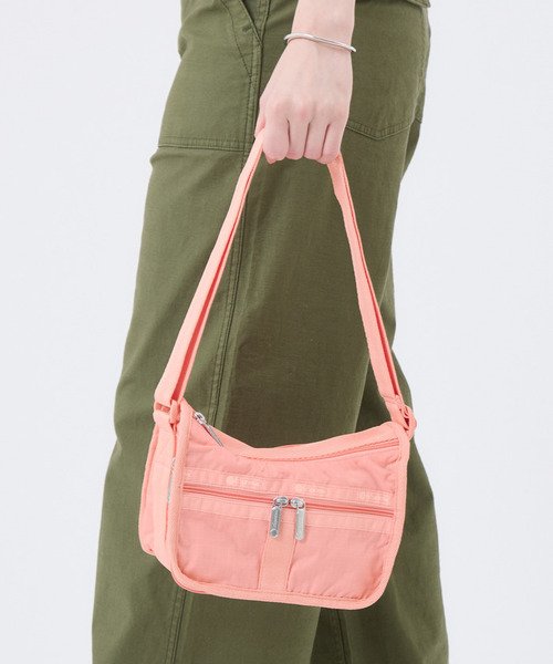 LeSportsac(レスポートサック)の「SMALL EVERYDAY BAG コーラルパンチ(ショルダーバッグ・レディース・ピンク・FREE)」の2枚目の写真