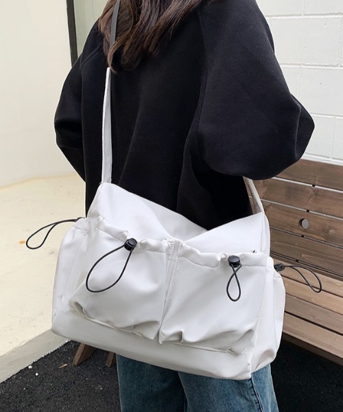 NANEA(ナネア)の「ドロストフロントポケット ショルダーバッグ(ショルダーバッグ・レディース・ホワイト/ブラック・フリー)」の12枚目の写真