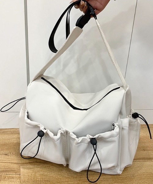NANEA(ナネア)の「ドロストフロントポケット ショルダーバッグ(ショルダーバッグ・レディース・ホワイト/ブラック・フリー)」の22枚目の写真