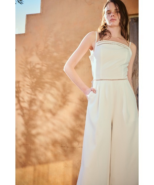 Estella.K(エステラケー)の「Emiliana Jumpsuit カットワークジャンプスーツ(サロペット/オーバーオール・レディース・ブラック/セージグリーン/ホワイト・FREE)」の13枚目の写真