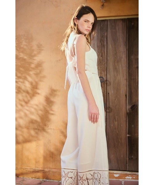Estella.K(エステラケー)の「Emiliana Jumpsuit カットワークジャンプスーツ(サロペット/オーバーオール・レディース・ブラック/セージグリーン/ホワイト・FREE)」の14枚目の写真