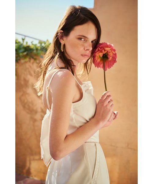 Estella.K(エステラケー)の「Emiliana Jumpsuit カットワークジャンプスーツ(サロペット/オーバーオール・レディース・ブラック/セージグリーン/ホワイト・FREE)」の20枚目の写真