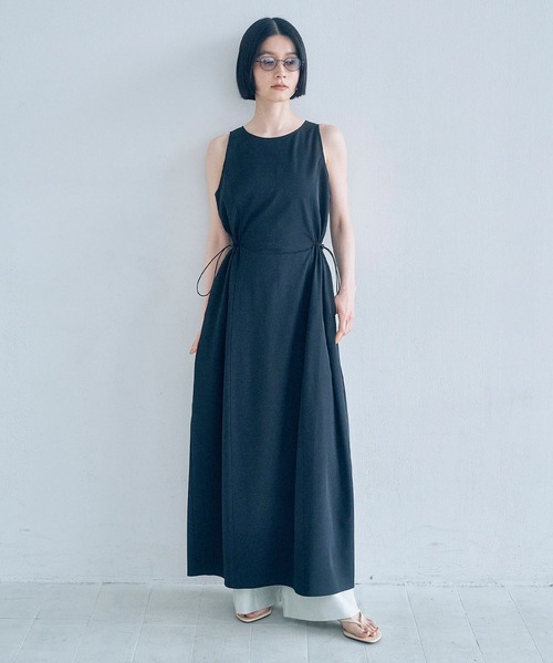 Obis&(オビスアンド)の「【UVカット・吸水速乾・接触冷感】ラッシュガード ドロストワンピース(ワンピース・レディース・カーキ/ブラック・FREE)」の1枚目の写真