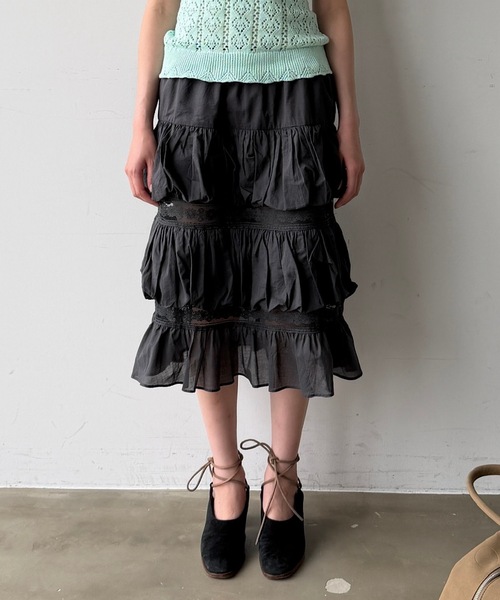 igi(イジ)の「CLOUD PUFF TIERED SKIRT / クラウドパフティアードスカート(スカート・レディース・ベージュ/ホワイト/チャコールグレー・FREE)」の5枚目の写真