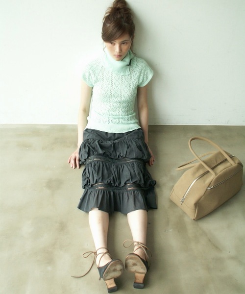 igi(イジ)の「CLOUD PUFF TIERED SKIRT / クラウドパフティアードスカート(スカート・レディース・ベージュ/ホワイト/チャコールグレー・FREE)」の12枚目の写真