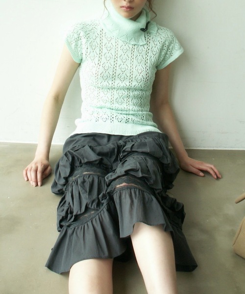 igi(イジ)の「CLOUD PUFF TIERED SKIRT / クラウドパフティアードスカート(スカート・レディース・ベージュ/ホワイト/チャコールグレー・FREE)」の15枚目の写真