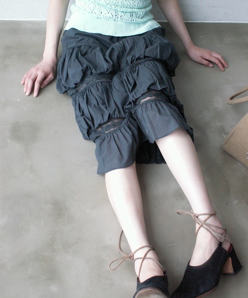 igi(イジ)の「CLOUD PUFF TIERED SKIRT / クラウドパフティアードスカート(スカート・レディース・ベージュ/ホワイト/チャコールグレー・FREE)」の14枚目の写真