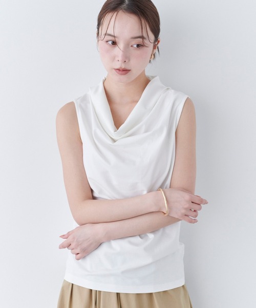 Olume (オリュム)の「ドレープノースリカットソートップス(Tシャツ/カットソー・レディース・アイボリー/ブラック・FREE)」の10枚目の写真
