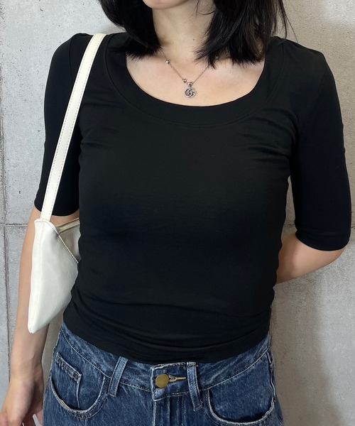 ROGER AND RAW(ロジャーアンドロウ)の「五分袖 UネックTシャツ(Tシャツ/カットソー・レディース・ホワイト/ブラック/ブラウン/グレー・FREE)」の3枚目の写真