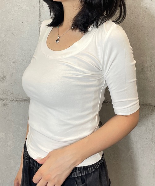 ROGER AND RAW(ロジャーアンドロウ)の「五分袖 UネックTシャツ(Tシャツ/カットソー・レディース・ホワイト/ブラック/ブラウン/グレー・FREE)」の8枚目の写真