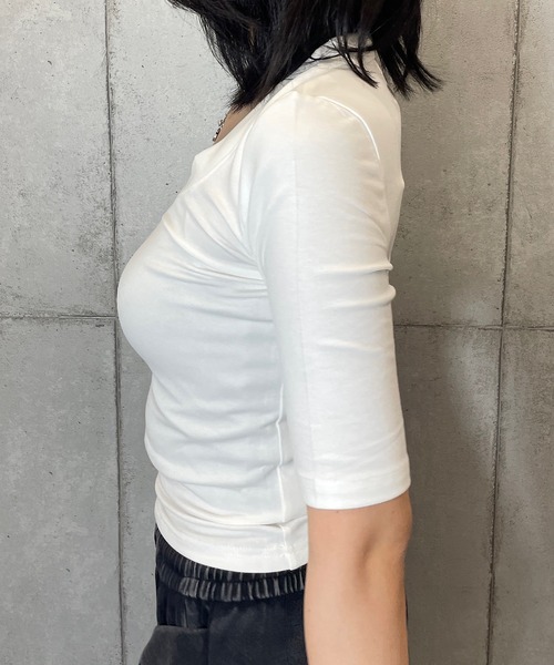ROGER AND RAW(ロジャーアンドロウ)の「五分袖 UネックTシャツ(Tシャツ/カットソー・レディース・ホワイト/ブラック/ブラウン/グレー・FREE)」の7枚目の写真