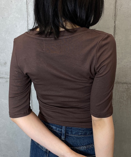 ROGER AND RAW(ロジャーアンドロウ)の「五分袖 UネックTシャツ(Tシャツ/カットソー・レディース・ホワイト/ブラック/ブラウン/グレー・FREE)」の21枚目の写真