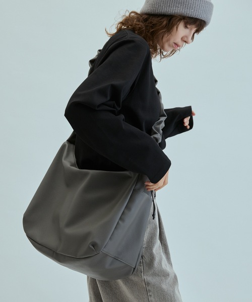 cii(シー)の「【UNISEX】Draw string shoulder bag / ドロストショルダーバッグ(ショルダーバッグ・メンズ・ブルー/グレー/ブラック/ブラウン・FREE)」の11枚目の写真