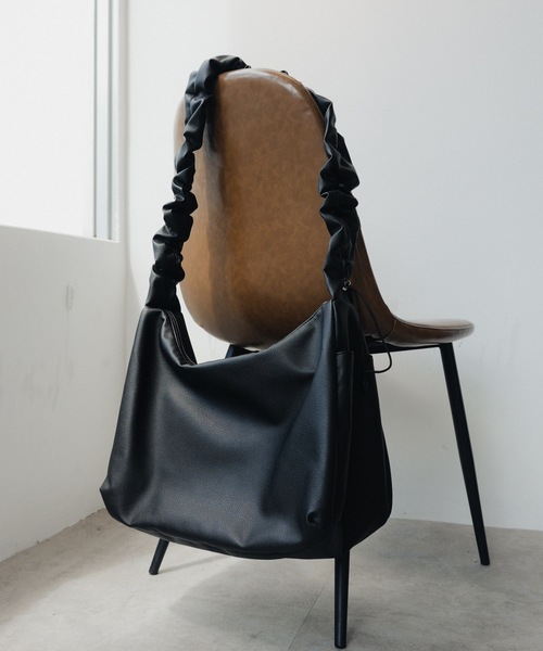 cii(シー)の「【UNISEX】Draw string shoulder bag / ドロストショルダーバッグ(ショルダーバッグ・メンズ・ブルー/グレー/ブラック/ブラウン・FREE)」の16枚目の写真