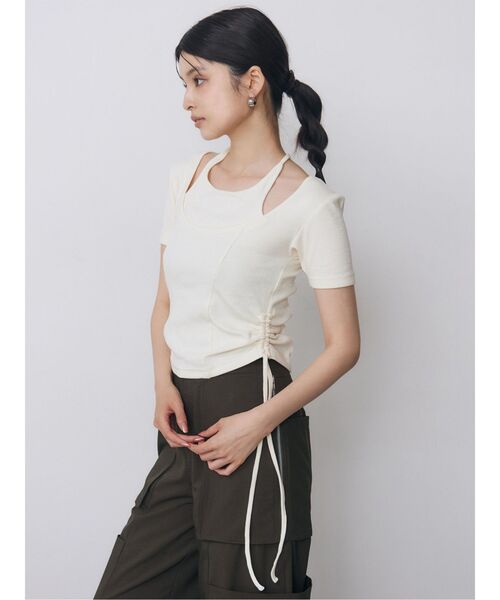MURUA(ムルーア)の「ホルターネックシャーリングトップス 夏服(Tシャツ/カットソー・レディース・レッド/ブルー/ブラック/アイボリー・FREE)」の6枚目の写真