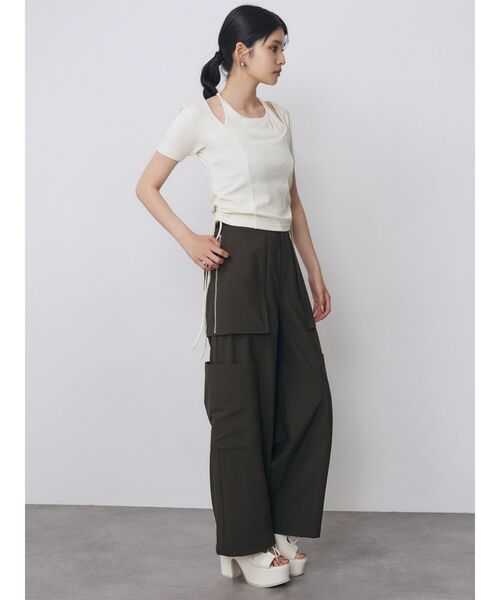 MURUA(ムルーア)の「ホルターネックシャーリングトップス 夏服(Tシャツ/カットソー・レディース・レッド/ブルー/ブラック/アイボリー・FREE)」の10枚目の写真