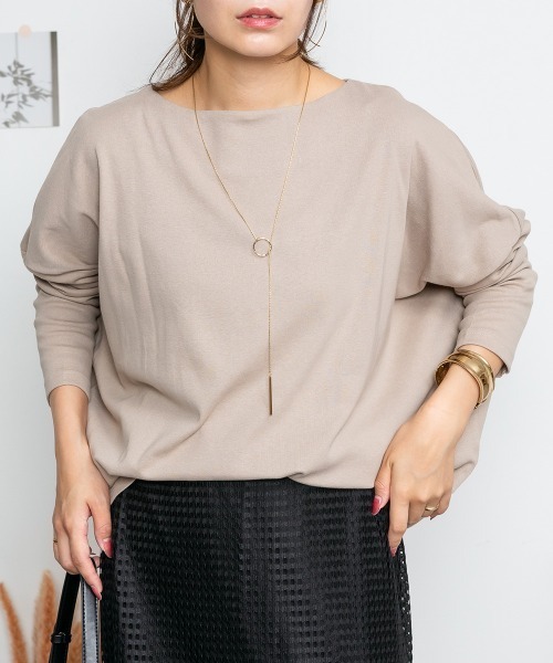 MARAI(マーライ)の「ドルマンスリーブボートネックTシャツ(Tシャツ/カットソー・レディース・チャコールグレー/ブラック/ネイビー/オフホワイト/グレイッシュベージュ・LL/3L/4L/L/M)」の4枚目の写真