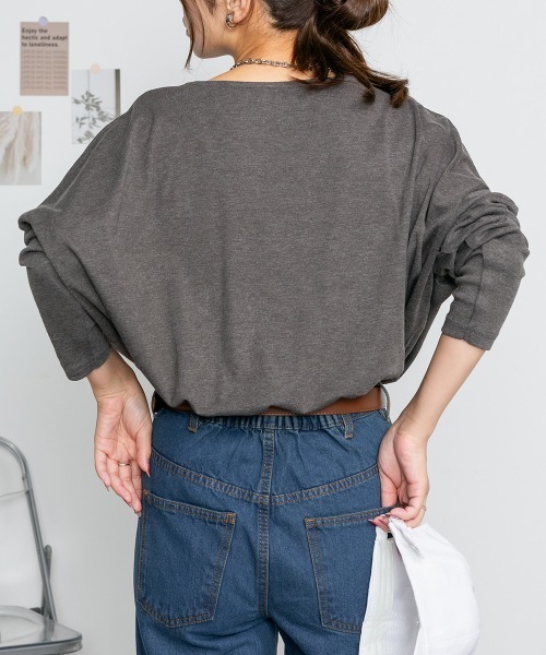 MARAI(マーライ)の「ドルマンスリーブボートネックTシャツ(Tシャツ/カットソー・レディース・チャコールグレー/ブラック/ネイビー/オフホワイト/グレイッシュベージュ・LL/3L/4L/L/M)」の18枚目の写真