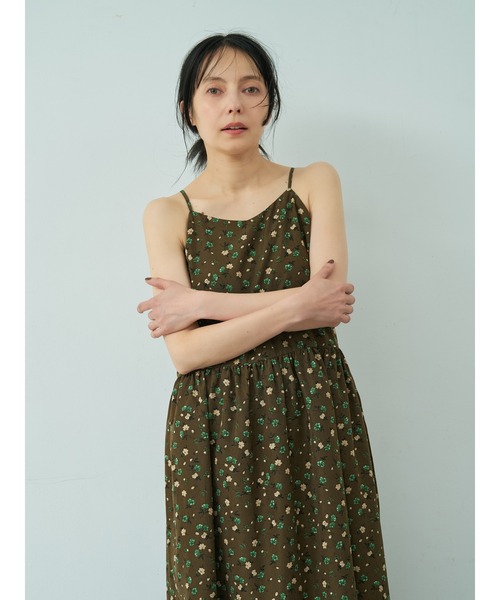 abahouse mavie(アバハウスマヴィ)の「【ベッキーコラボ】2WAYリボン キャミソールワンピース(ワンピース・レディース・ダークネイビー/ブラウン/グレー/カーキ・フリー)」の16枚目の写真