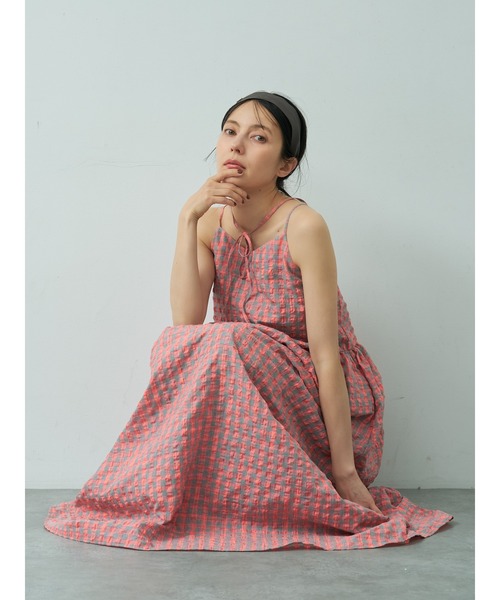 abahouse mavie(アバハウスマヴィ)の「【ベッキーコラボ】2WAYリボン キャミソールワンピース(ワンピース・レディース・ダークネイビー/ブラウン/グレー/カーキ・フリー)」の8枚目の写真