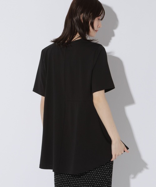 LAKOLE（ラコレ）の「＜接触冷感＞アシメデザインT / 1023228（Tシャツ/カットソー・レディース・オフホワイト/ブラック・FREE）」の20枚目の写真