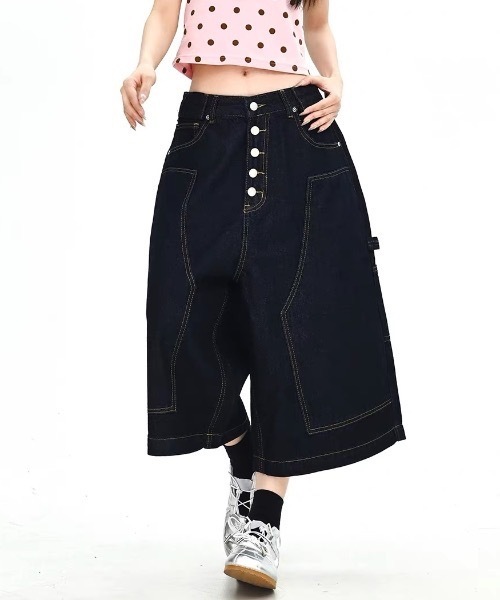 SHERU（シェル）の「ステッチ切り替えワイドデニムクロップドハーフパンツ 5 ボタンフロント（デニムパンツ・レディース・ブラック・L/M/S）」の19枚目の写真