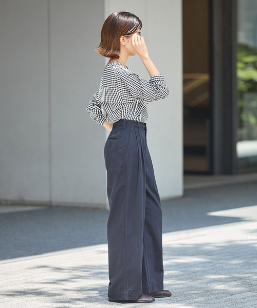 IENA(イエナ)の「BLACK コットンチノパンツ(チノパンツ・レディース・ベージュ/ネイビー・38/34/36)」の4枚目の写真