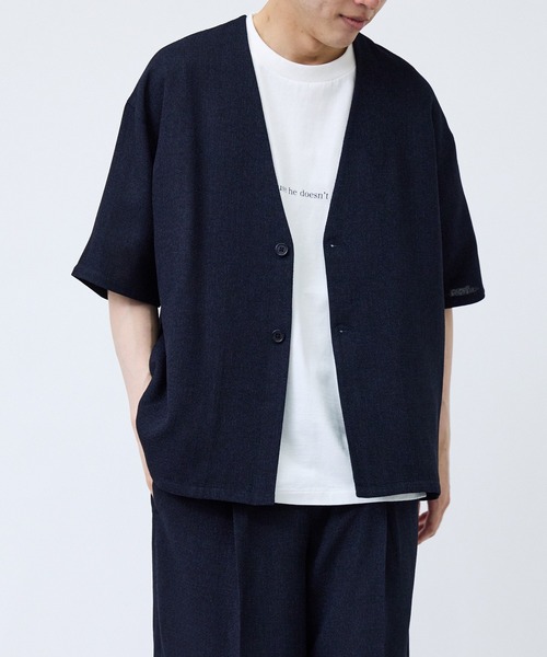 le cercle ADAM ET ROPE'(ルセルクルアダムエロペ)の「サマーツイードノーカラーカーディガン/セットアップ対応(カーディガン/ボレロ・メンズ・ブラック/ネイビー・L/M/LL)」の2枚目の写真