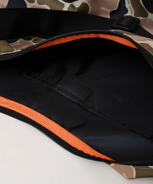 UNIVERSAL OVERALL(ユニバーサルオーバーオール)の「【UNIVERSAL OVERALL】ANYTIME shoulder bag(ショルダーバッグ・メンズ・カモフラージュ/ブラック・FREE)」の13枚目の写真