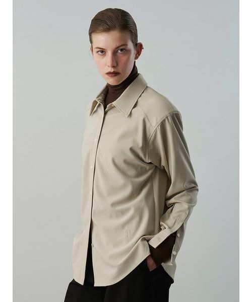 Henon.（ヘノン）の「パワーショルダーシャツ（シャツ/ブラウス・レディース・ベージュ/ダークグレー・F）」の17枚目の写真