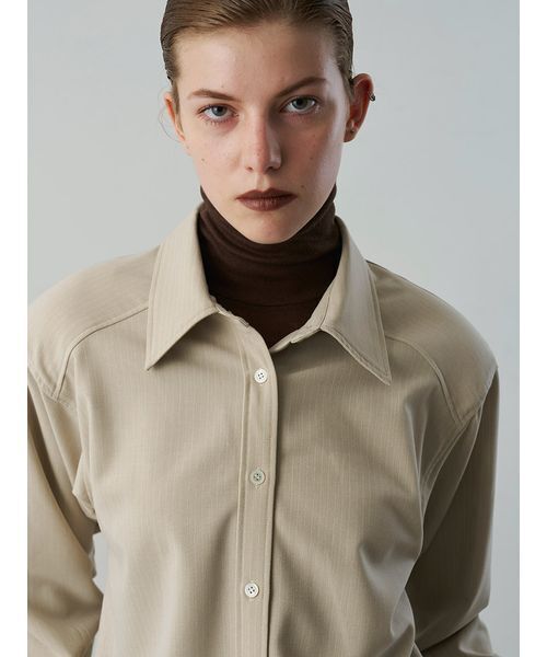 Henon.（ヘノン）の「パワーショルダーシャツ（シャツ/ブラウス・レディース・ベージュ/ダークグレー・F）」の18枚目の写真