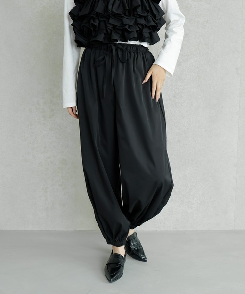 AMUU. PRECIEUSE(アムープレシューズ)の「【SETUP対応】バルーンワイドタックパンツ(その他パンツ・レディース・ピンク/ブラック/アイボリー・FREE)」の9枚目の写真