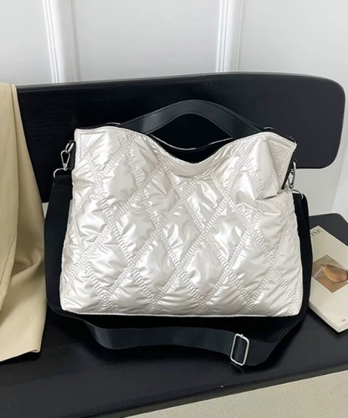 Miniministore（ミニミニストア）の「メタリックキルティング ショルダーバッグ（ショルダーバッグ・レディース・ブラック/シルバー/アイボリー・FREE）」の7枚目の写真
