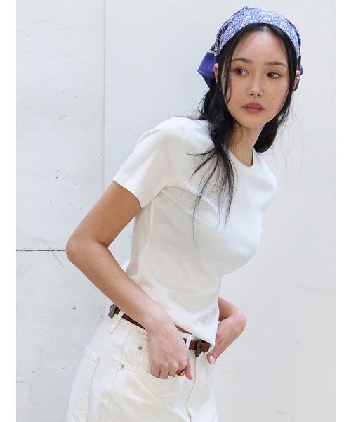MORVE13(モルブ13)の「シグネチャーショートスリーブトップ(レッド)(Tシャツ/カットソー・レディース・アイボリー/スカイブルー/レッド/ネイビー/ブラック・SMALL/MEDIUM)」の7枚目の写真
