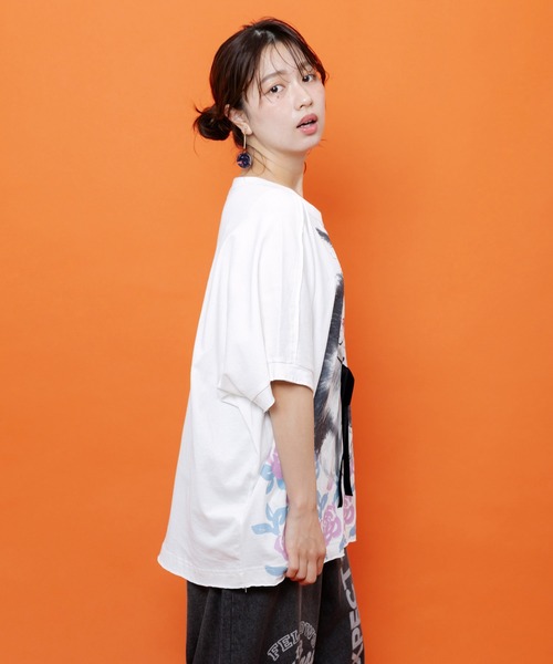 ScoLar(スカラー)の「162730:リボン付き もふもふハチワレネコ柄Tシャツ(Tシャツ/カットソー・レディース・オフホワイト/パープル/チャコールグレー・M)」の7枚目の写真