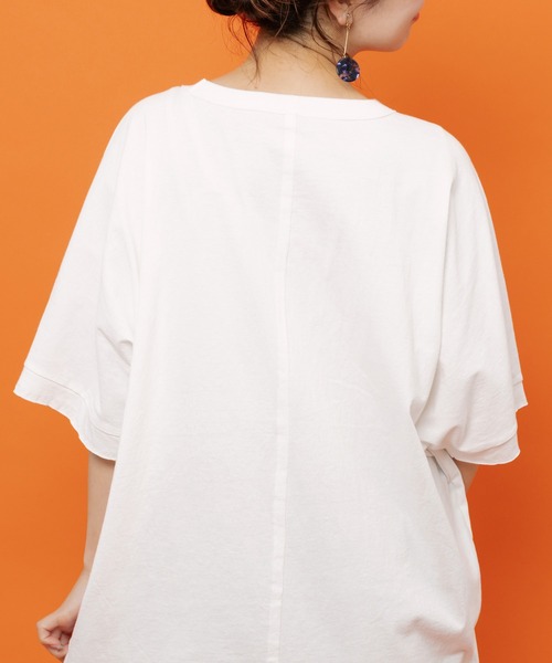 ScoLar(スカラー)の「162730:リボン付き もふもふハチワレネコ柄Tシャツ(Tシャツ/カットソー・レディース・オフホワイト/パープル/チャコールグレー・M)」の10枚目の写真