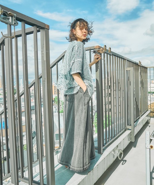 niko and...（ニコアンド）の「リメイクフレアスカート　[NKJ 2026AW]（デニムスカート・レディース・カーキ/サックスブルー/チャコール・LARGE/MEDIUM）」の9枚目の写真