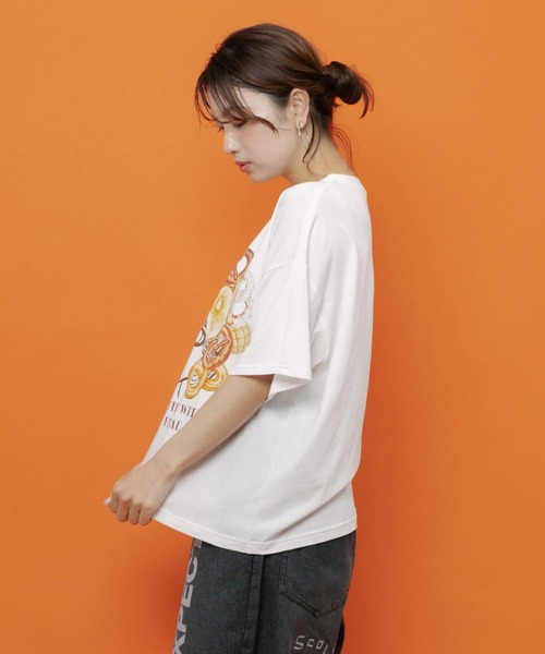 ScoLar(スカラー)の「162735:スカラーちゃんベーカリー柄Tシャツ(Tシャツ/カットソー・レディース・オレンジ/グリーン/オフホワイト/ブラック・M)」の17枚目の写真