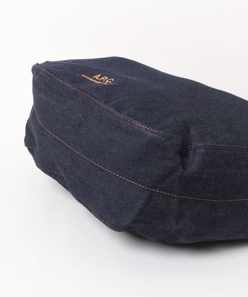 A.P.C.(アーペーセー)の「BESACE JOURNAL(ショルダーバッグ・メンズ・インディゴブルー・ONESIZE)」の3枚目の写真