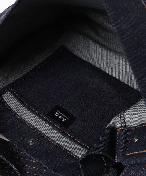 A.P.C.(アーペーセー)の「BESACE JOURNAL(ショルダーバッグ・メンズ・インディゴブルー・ONESIZE)」の4枚目の写真