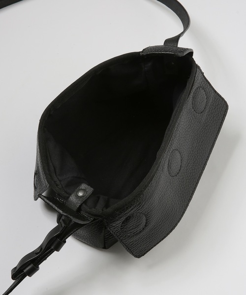 20/80(テゥエンティーエイティー)の「【20/80】トゥエンティーエイティー/ COW LEATHER BOX SHOULDER BAG(ショルダーバッグ・メンズ・ブラック・FREE)」の4枚目の写真