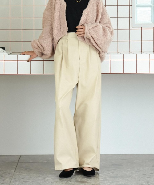 hinari(ヒナリ)の「カーブチノパンツ(チノパンツ・レディース・ベージュ/ブラウン/アイボリー・FREE/X-SMALL/SMALL)」の6枚目の写真