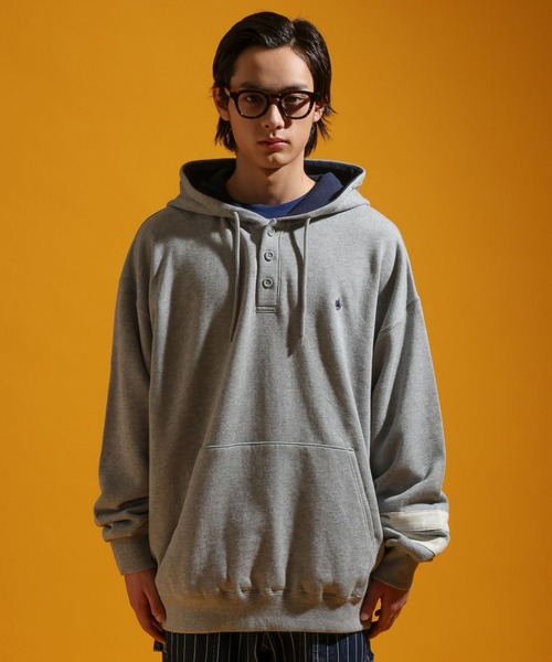 POLO BCS(ポロ ビーシーエス)の「【POLO British Country Spirit】コラボヘンリーネックパーカー(パーカー・メンズ・グレー/ネイビー・LARGE/MEDIUM)」の6枚目の写真