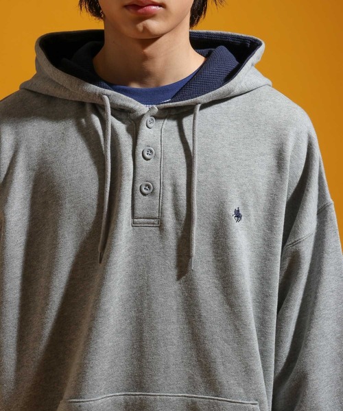 POLO BCS(ポロ ビーシーエス)の「【POLO British Country Spirit】コラボヘンリーネックパーカー(パーカー・メンズ・グレー/ネイビー・LARGE/MEDIUM)」の18枚目の写真